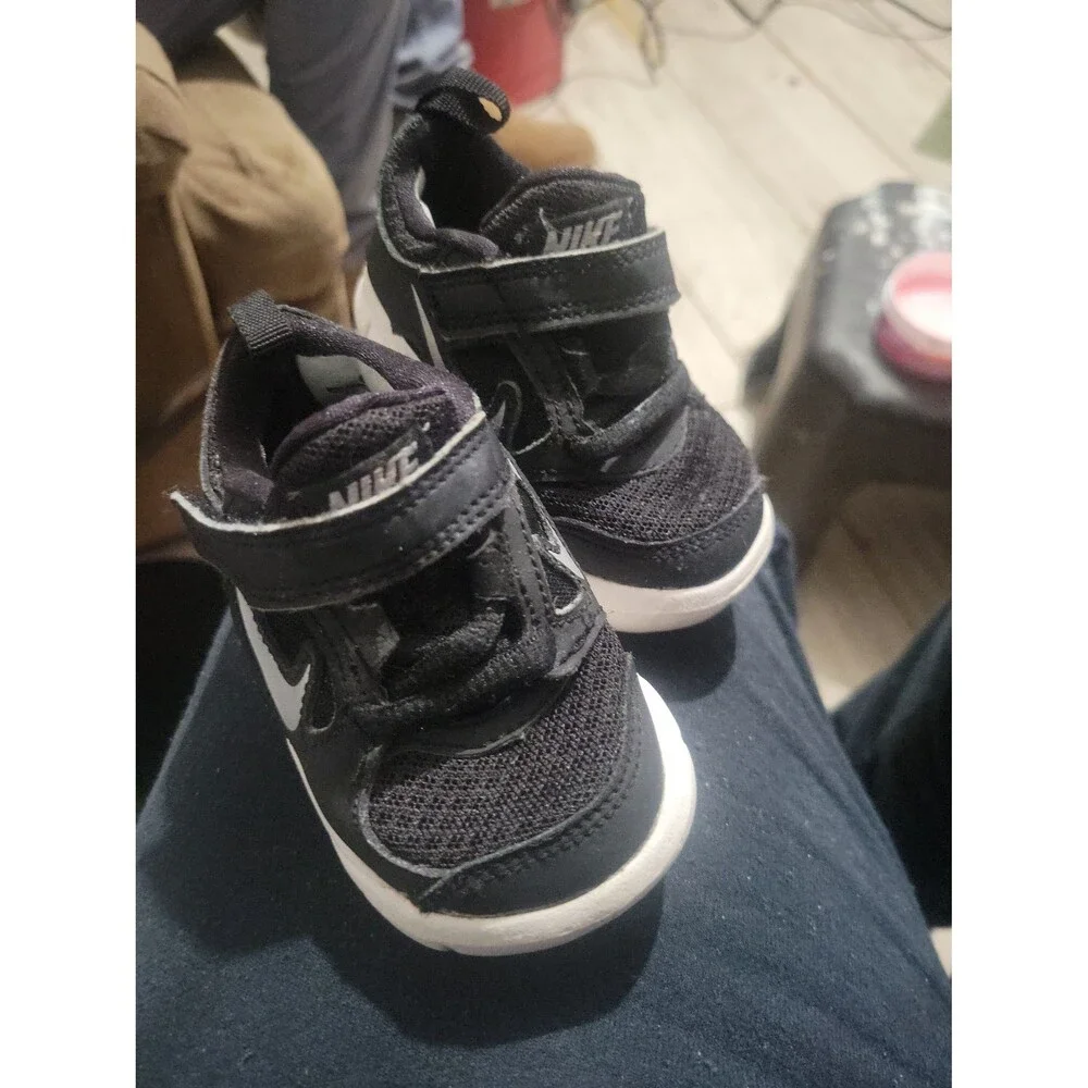 Nike sneakers size 3c